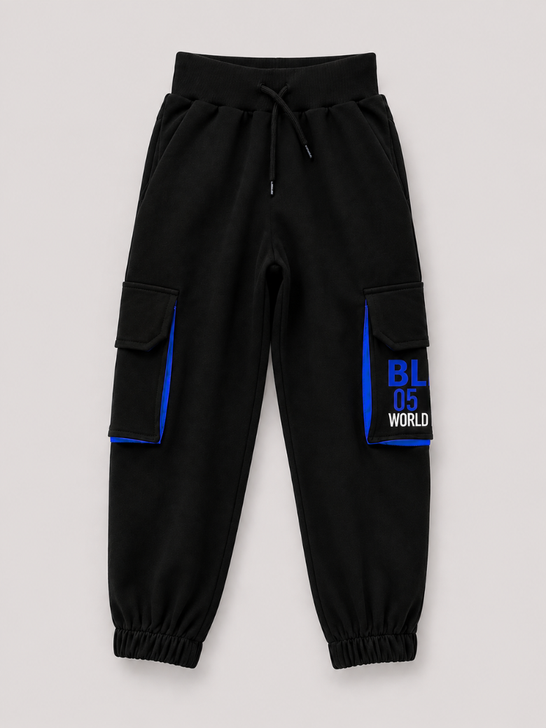 „Blue“ kargo trenerka za dečake – detalj 4 – Model Kids