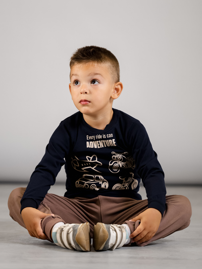 Majica dugih rukava sa vozilima za dečake – detalj 2 – Model Kids