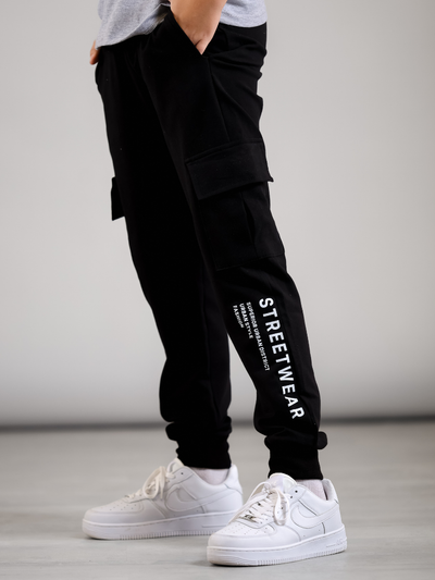 Komplet majica i trenerka "Streetwear" za dečake – detalj 3 – Model Kids